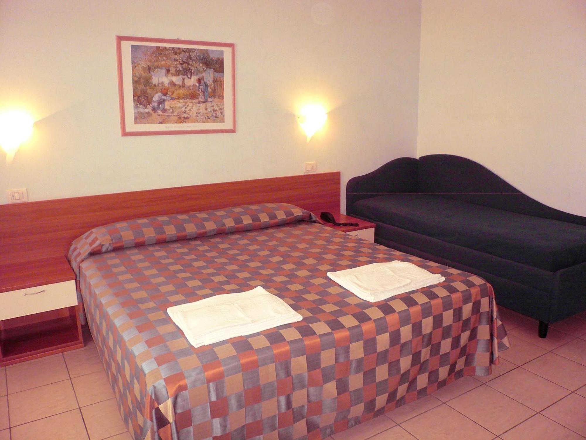 Hotel Iones Rimini Exterior photo