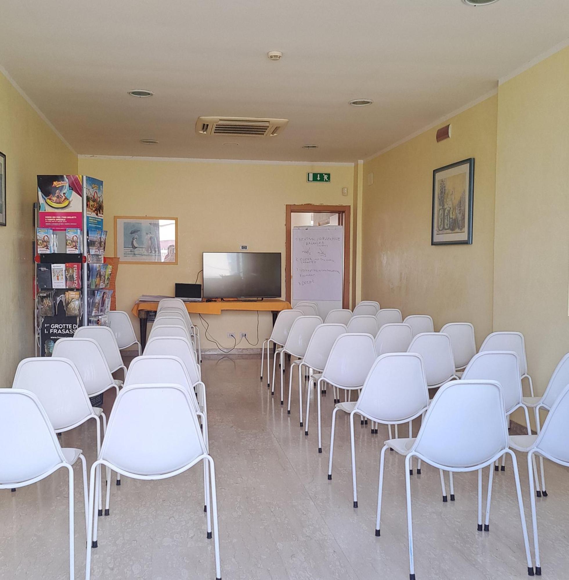 Hotel Iones Rimini Exterior photo
