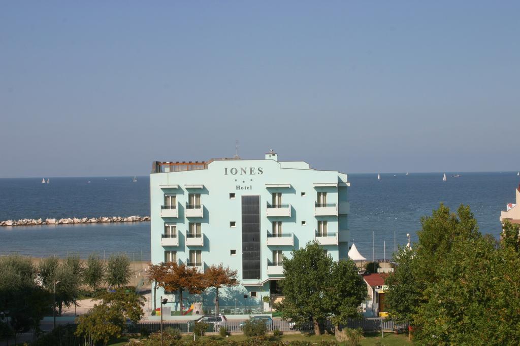 Hotel Iones Rimini Exterior photo