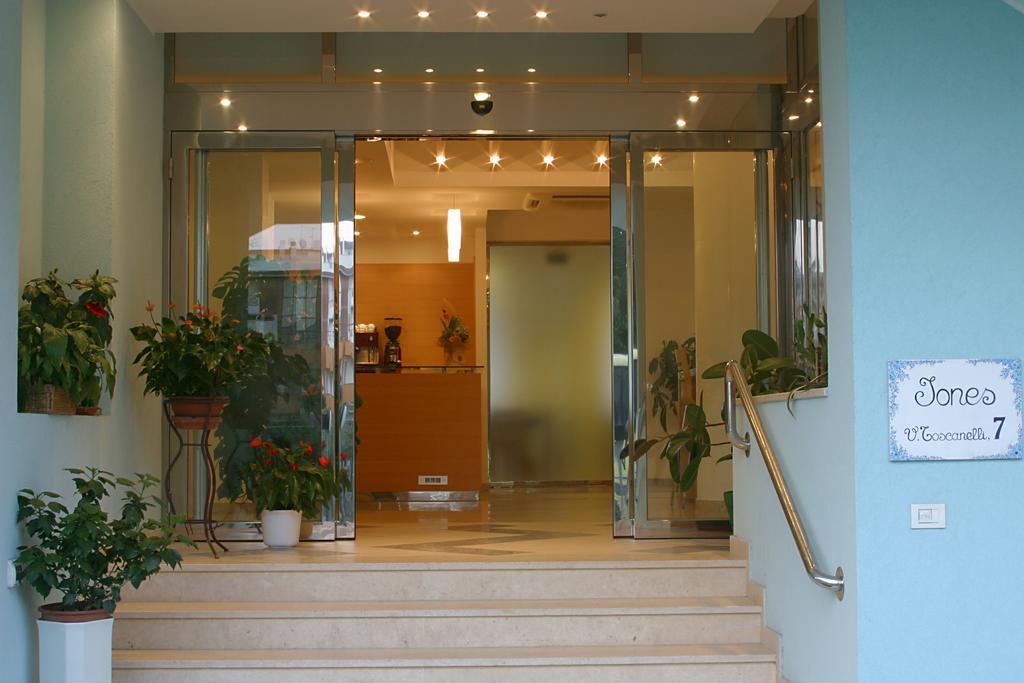 Hotel Iones Rimini Exterior photo