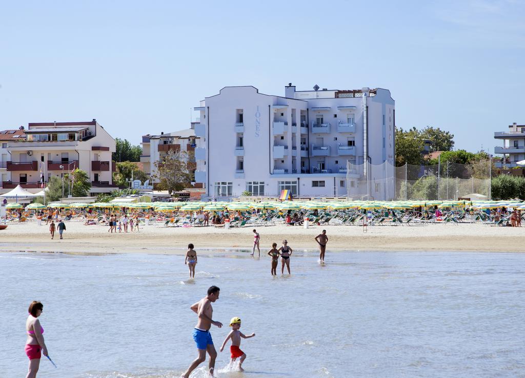 Hotel Iones Rimini Exterior photo
